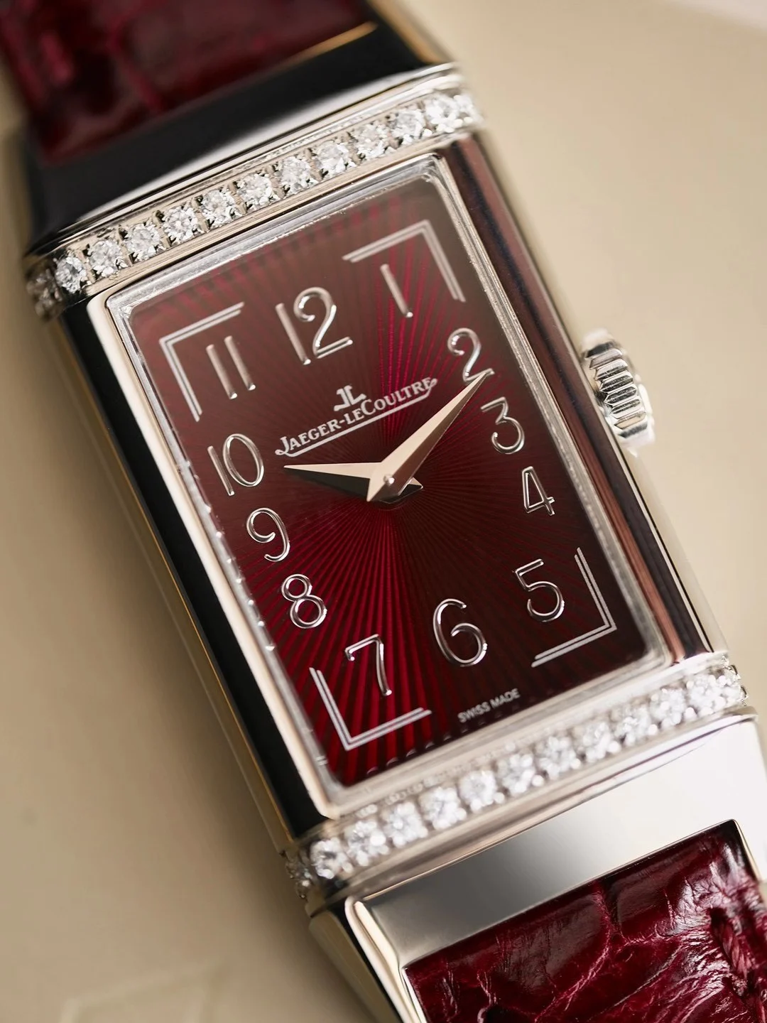 26 VS grade full-cut diamonds . Comes with a GTC certificate. One — photographed off the sweep