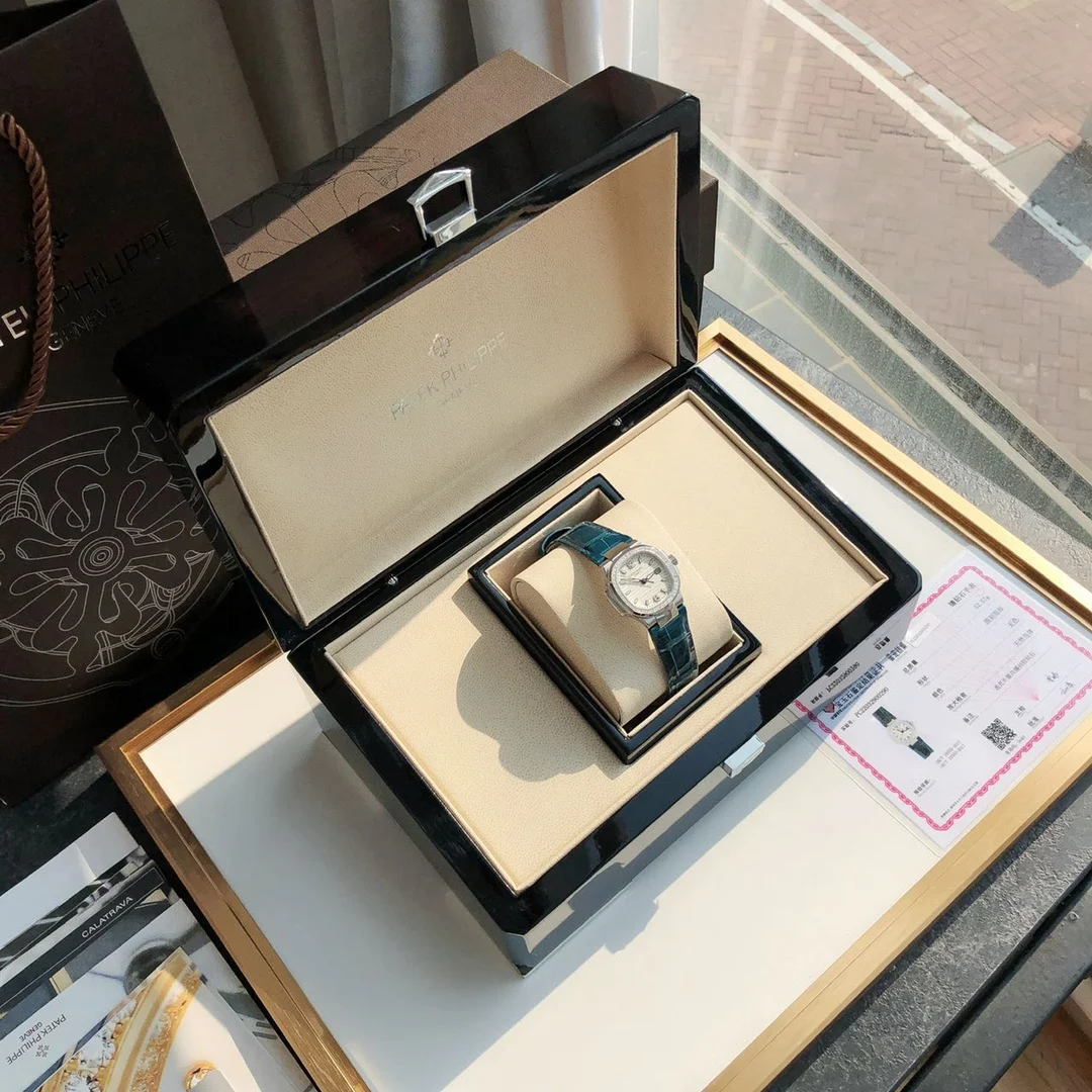 3 Silver, Blue and White
