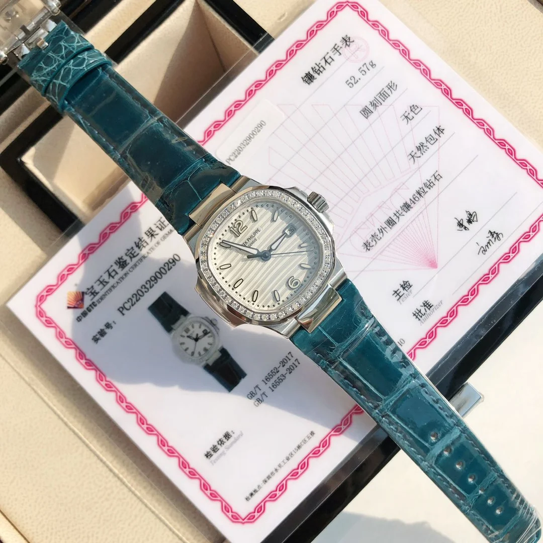 3 Silver, Blue and White — photographed off the sweep