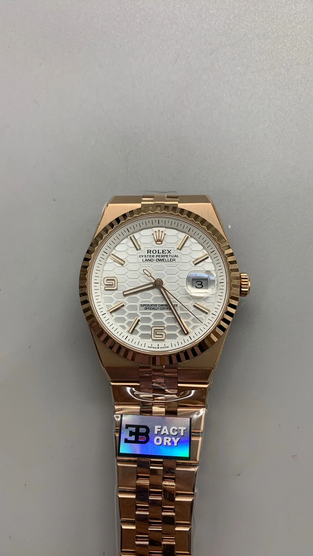 3BF, 40mm, rose gold Land Rover