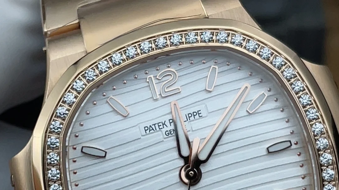 3k rose gold diamond-set bezel female parrot, 35.2mm — photographed off the sweep