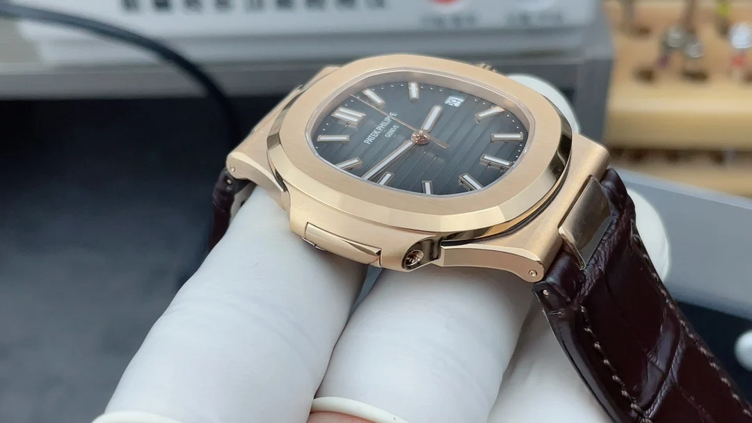 3K rose gold leather strap parrot — photographed off the sweep