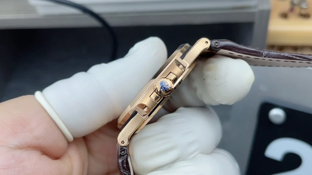 3K rose gold leather strap parrot — photographed off the sweep
