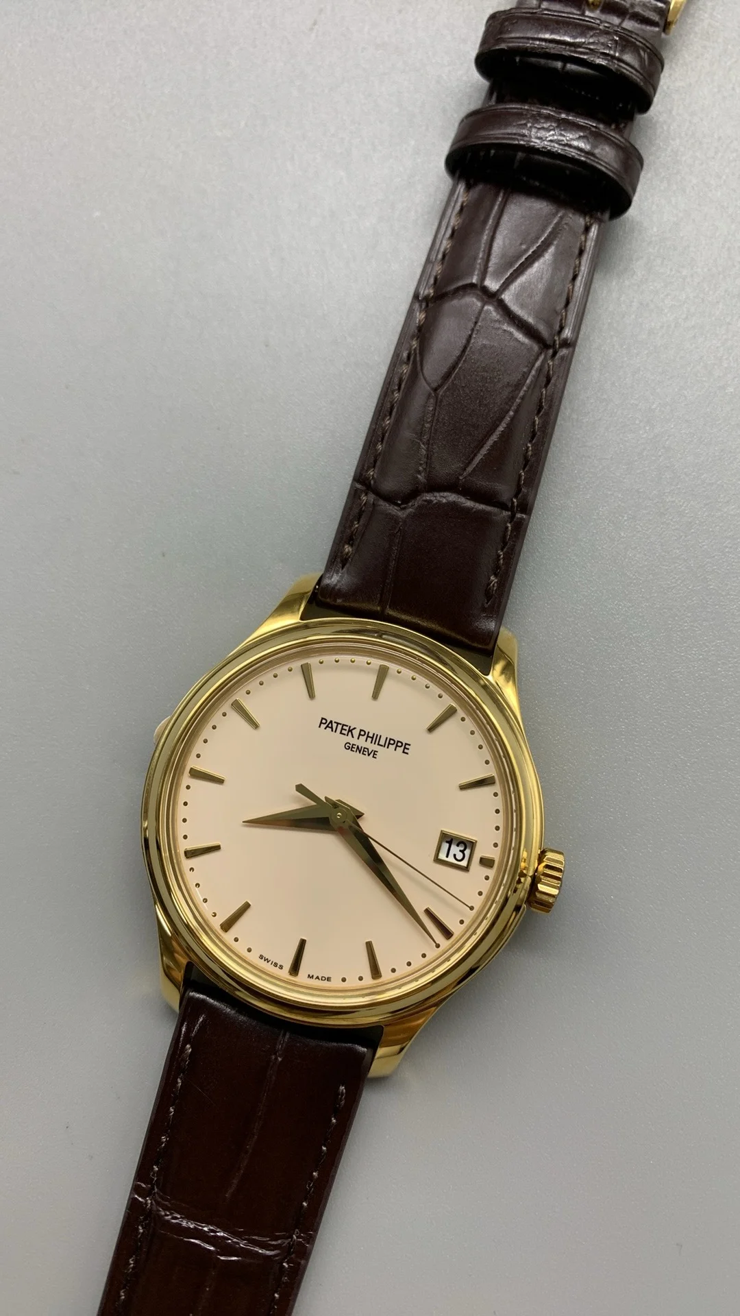 3kf, hinged cover, gold brown leather — photographed off the sweep