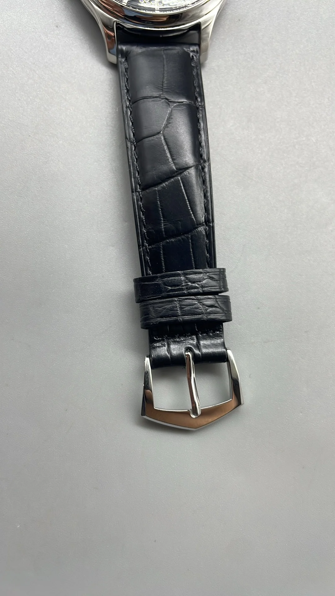 3kf, hinged cover — photographed off the sweep
