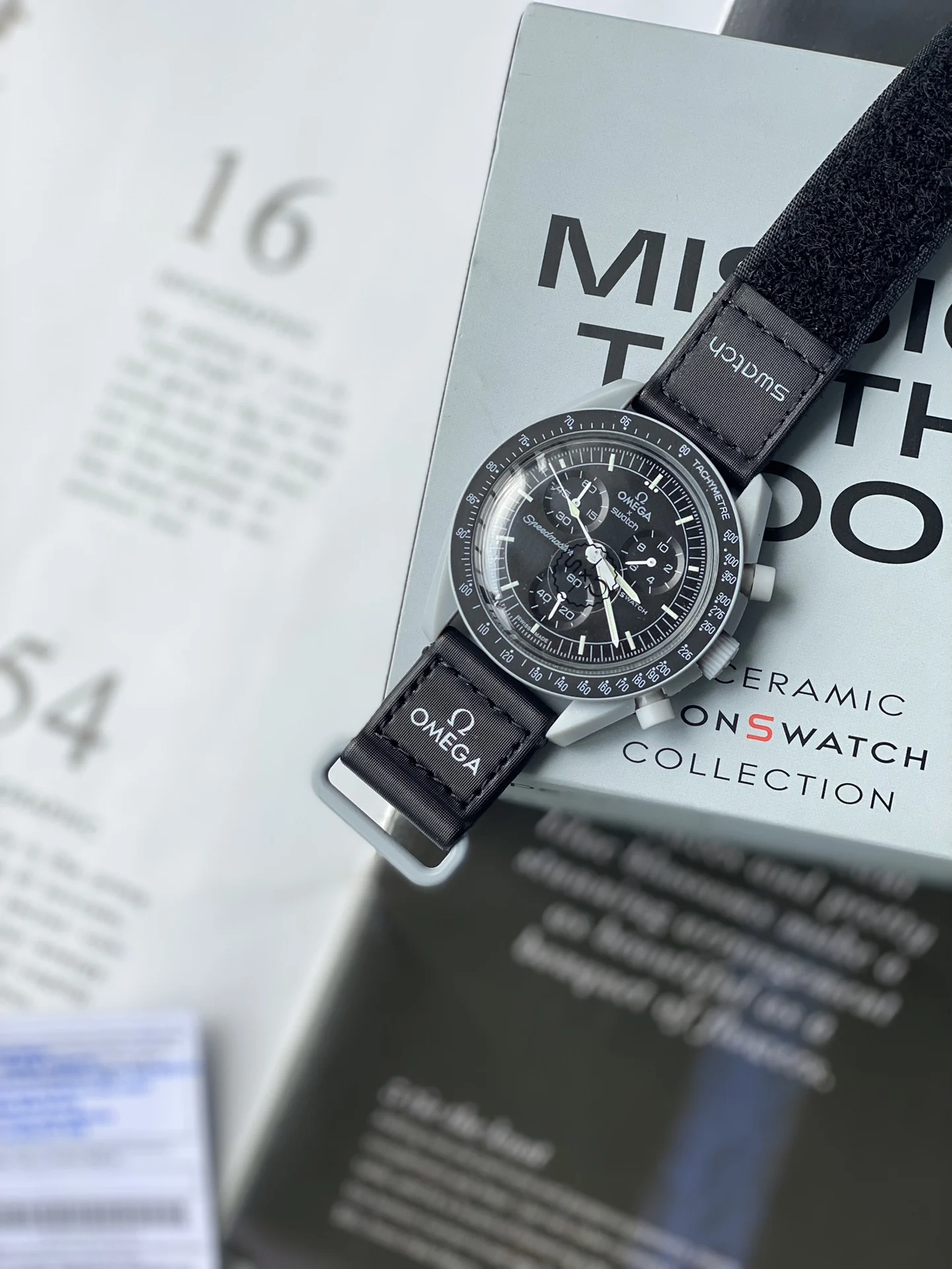5 Lunar Mission (Black) — photographed off the sweep