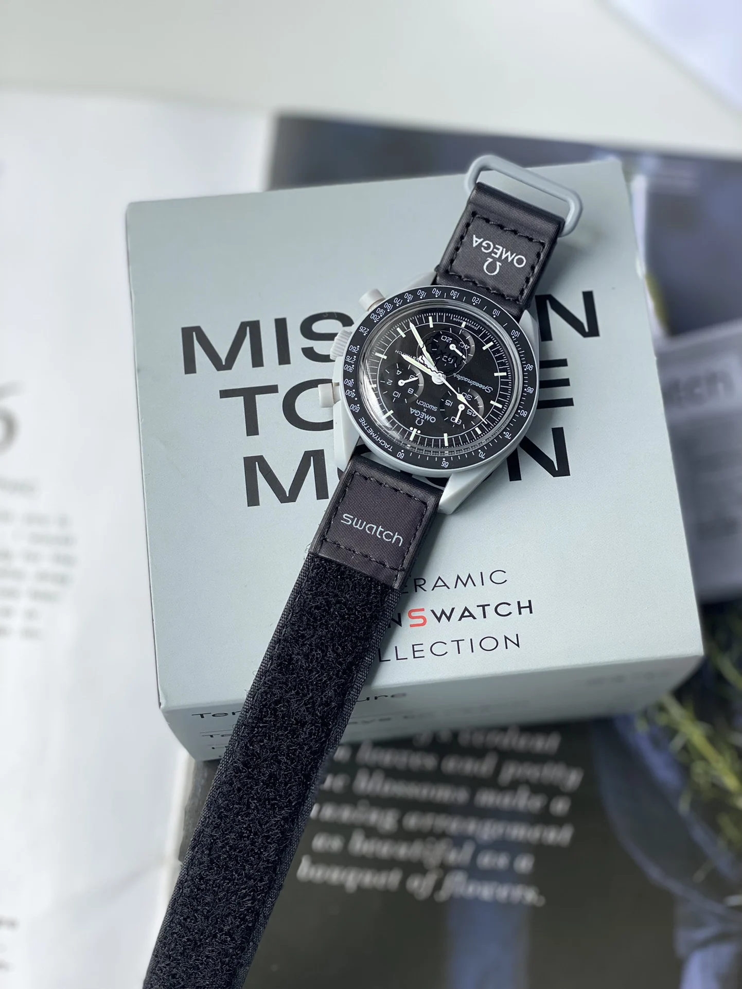 5 Lunar Mission (Black) — photographed off the sweep