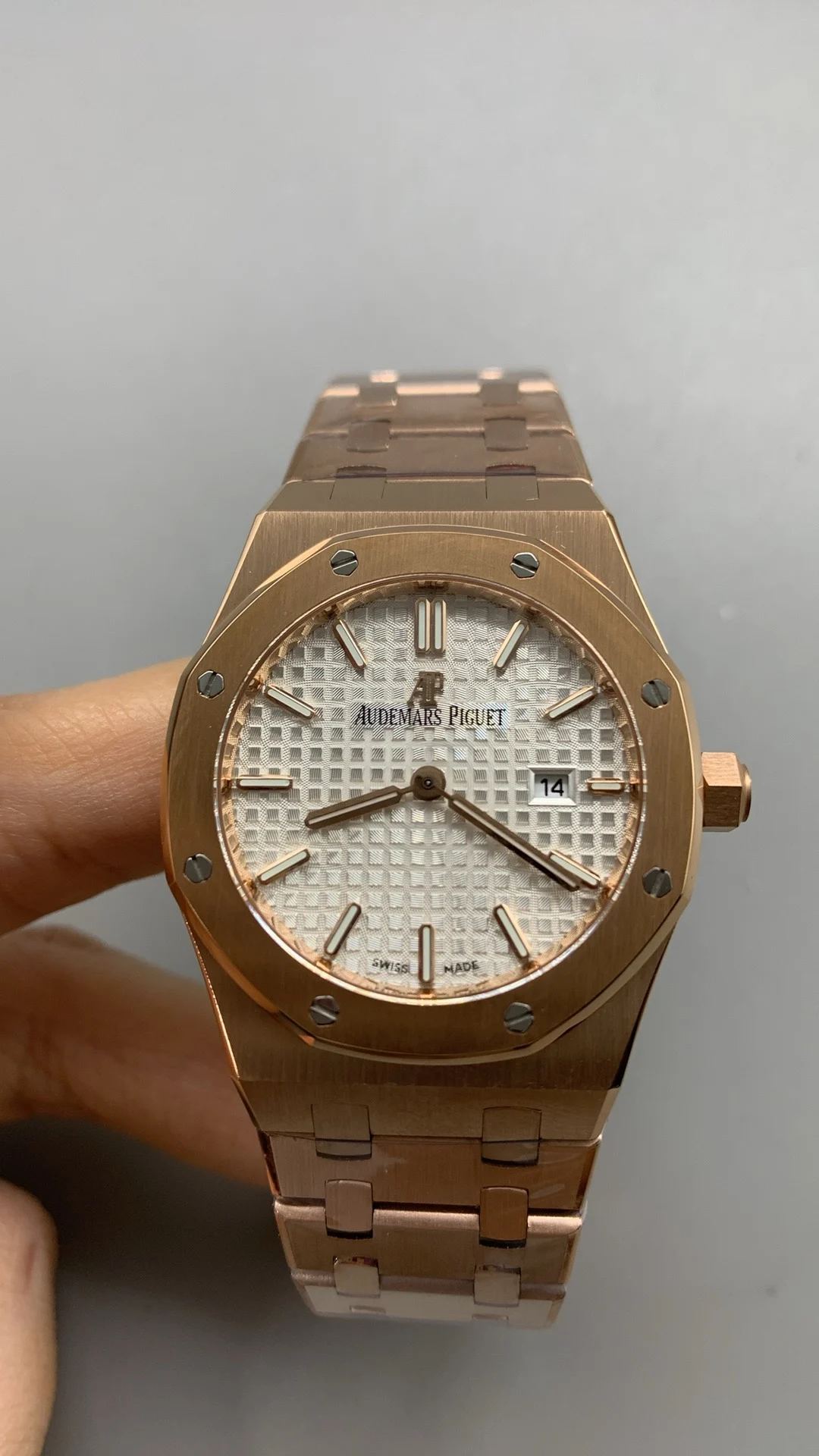 8f, 33mm, rose gold quartz, female ap
