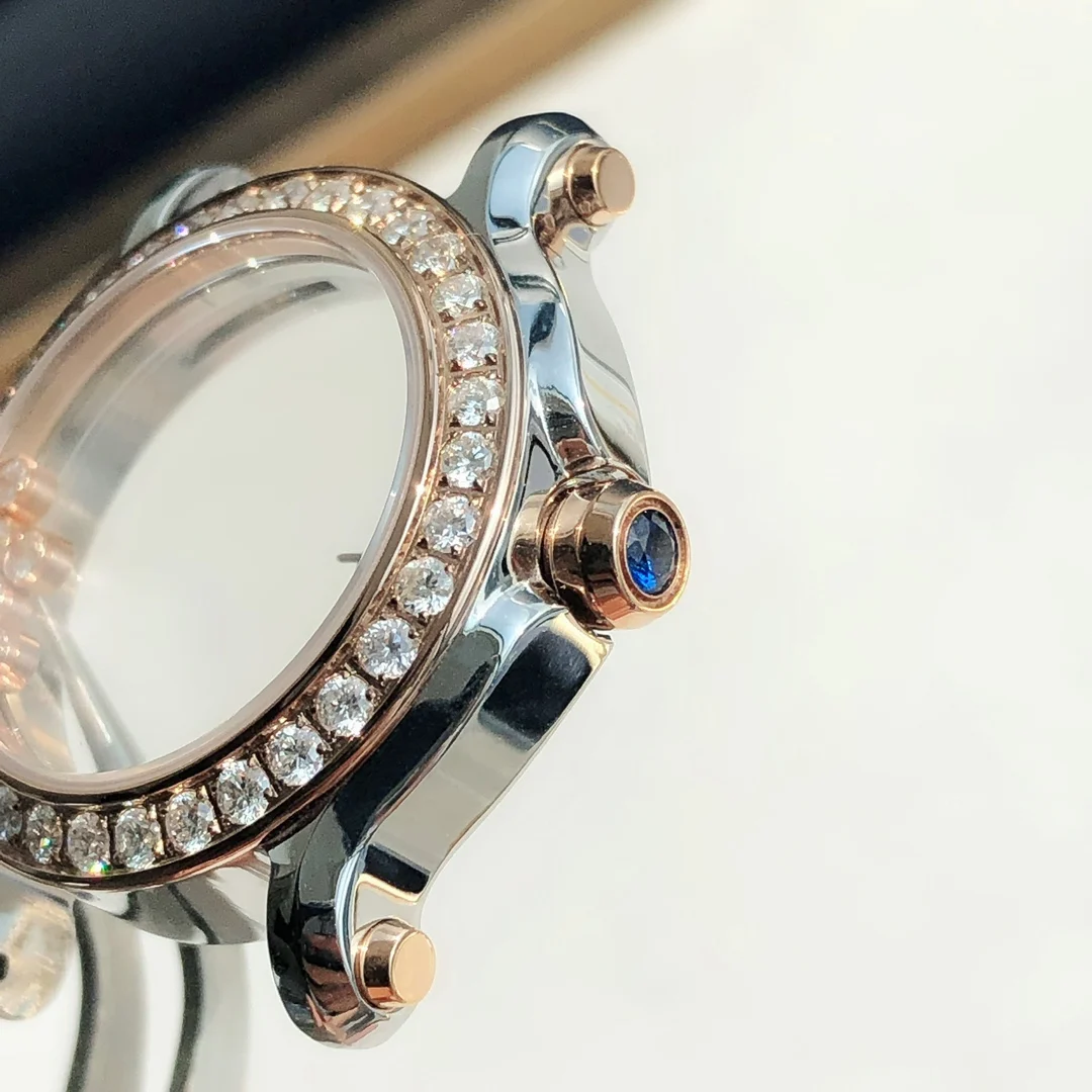 A 2.0-inch natural diamond. Diamonds with such brilliance — photographed off the sweep