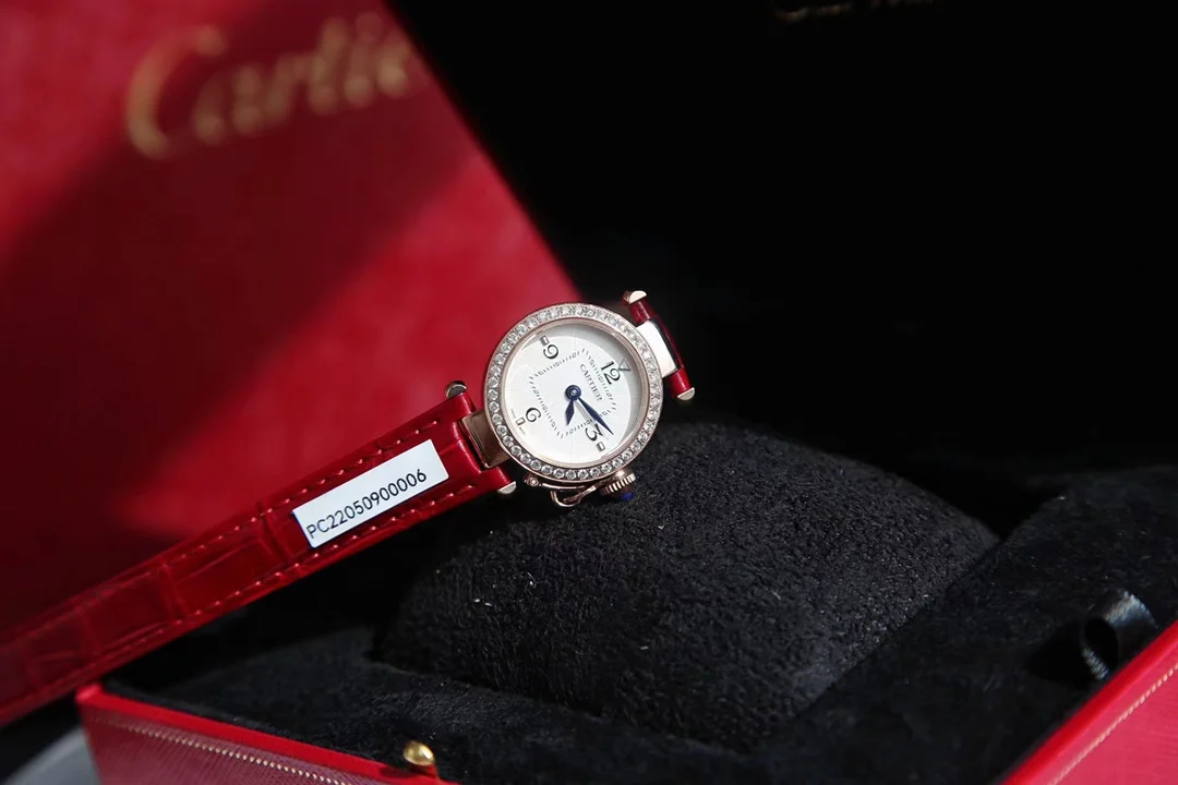 A distinctive red alligator leather strap — photographed off the sweep