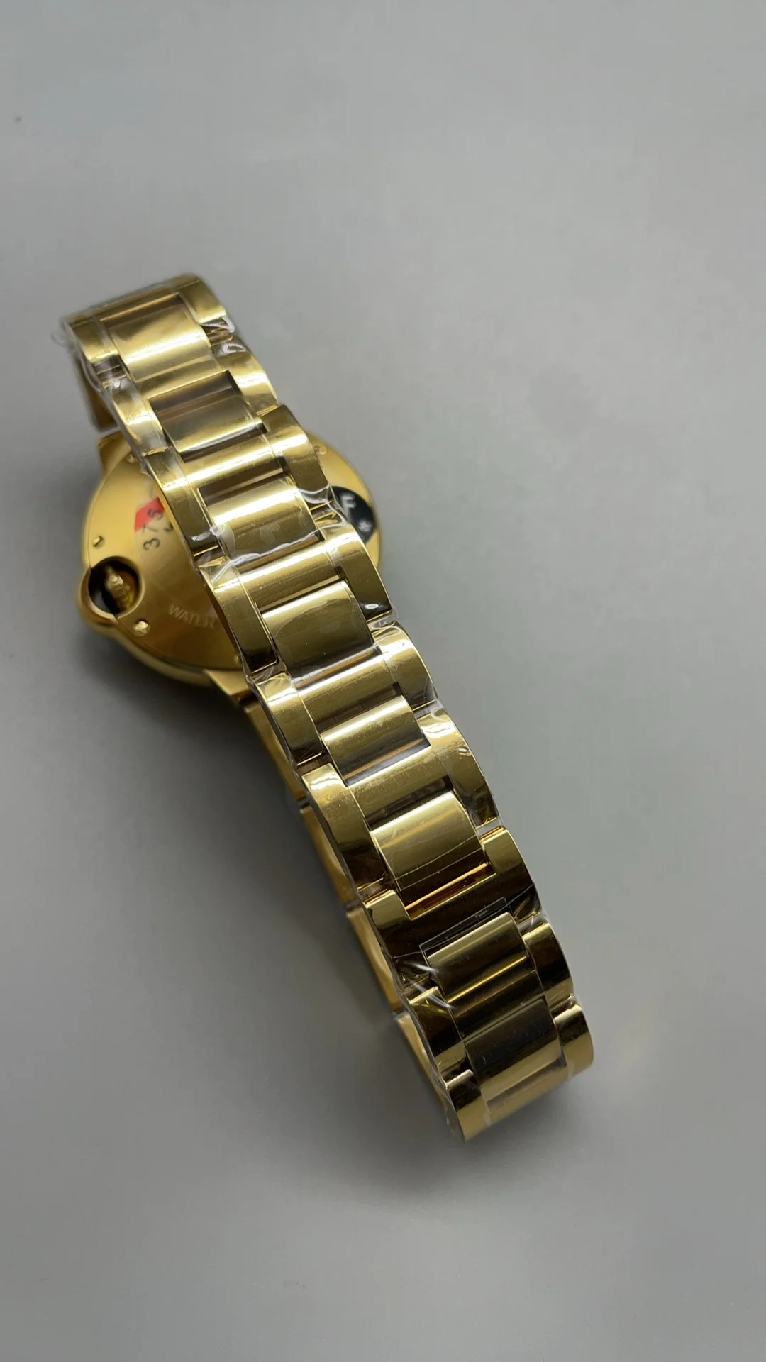 Af, 33mm, Golden Balloon β photographed off the sweep
