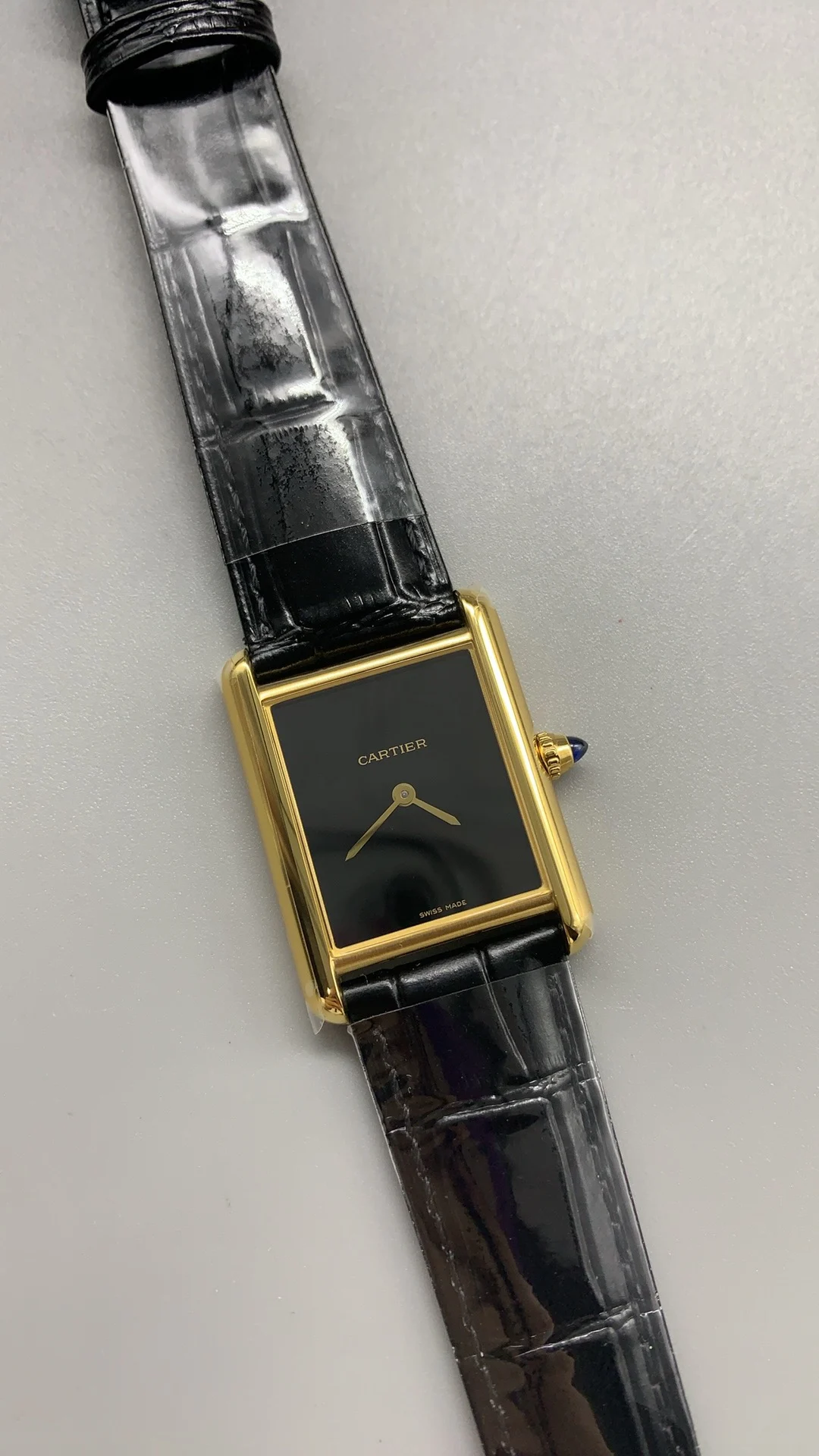 AF, Golden Ceramic Black, Medium, 33*25mm — photographed off the sweep