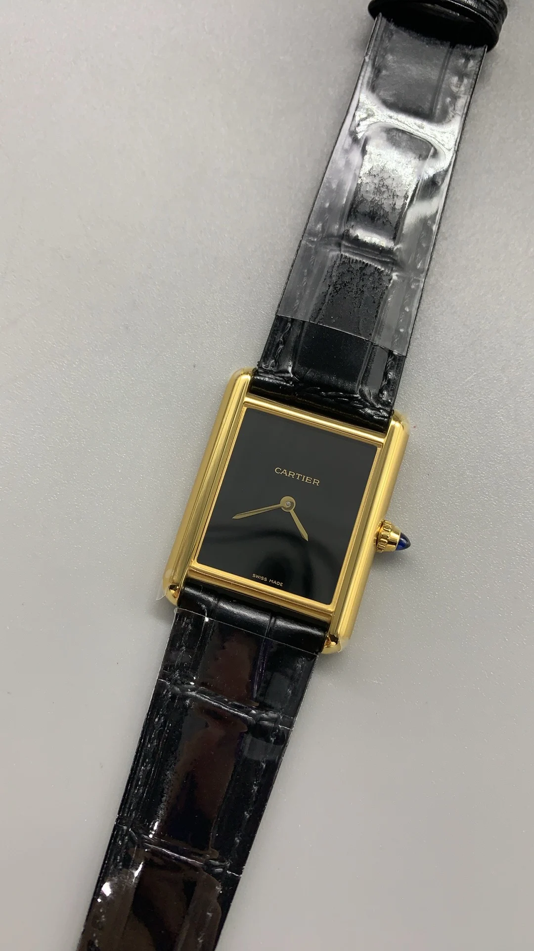 AF, Golden Ceramic Black, Medium, 33*25mm — photographed off the sweep