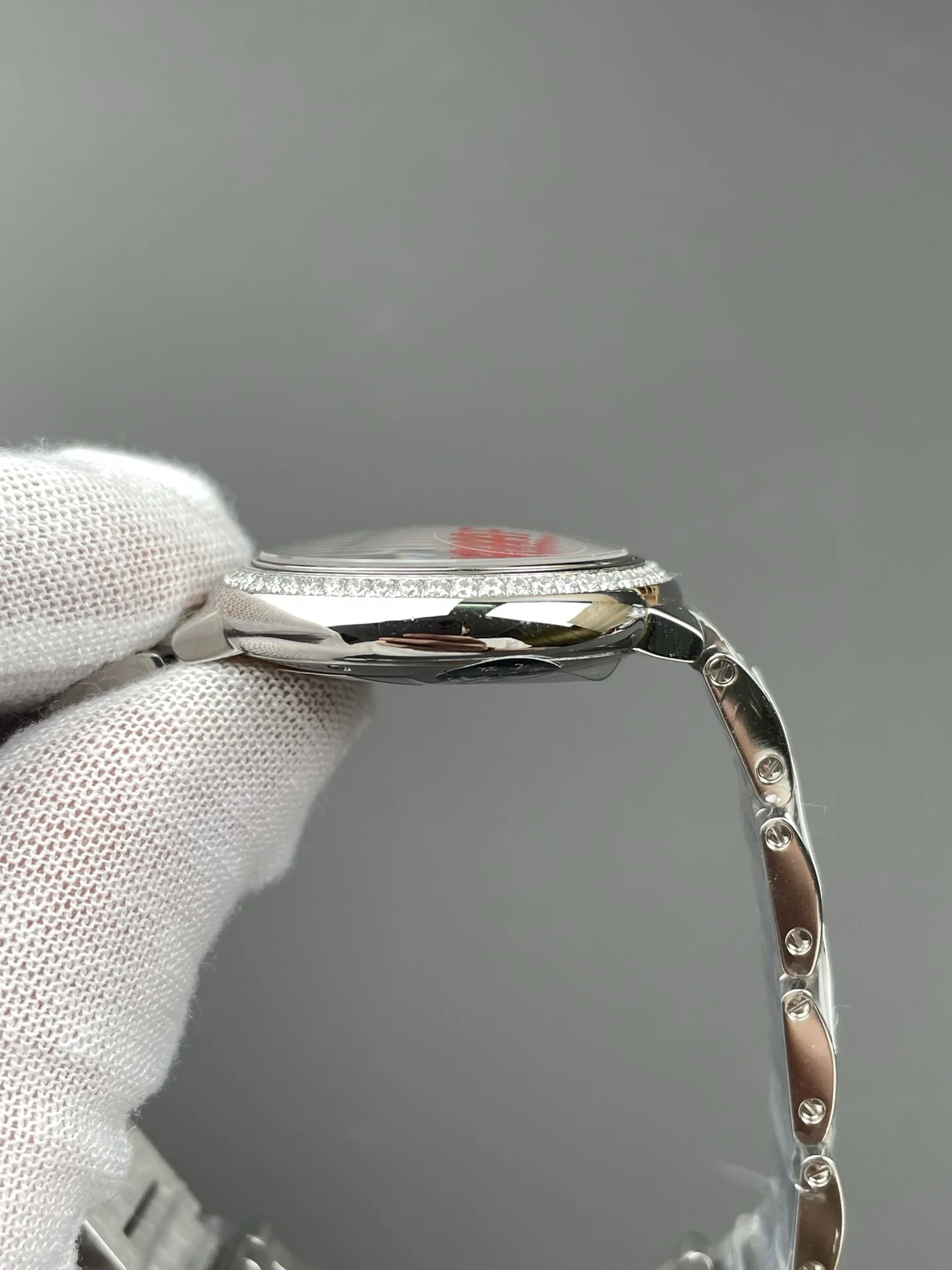 AF Pink Balloon Diamond-Set Bezel, Smooth Surface/33mm/NH05 — photographed off the sweep