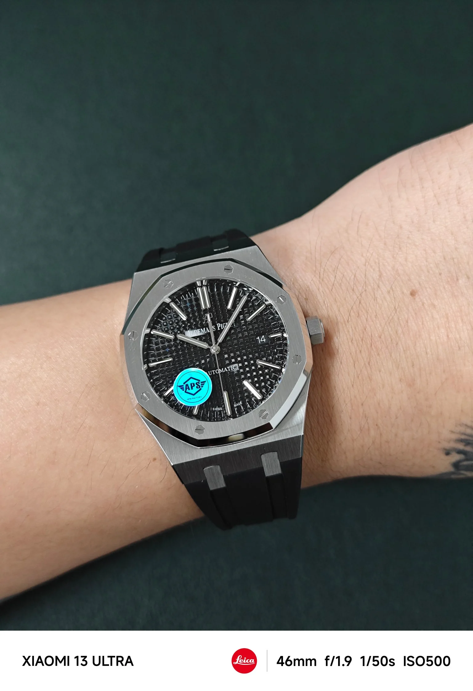 APA15400 Black Rubber Strap — photographed off the sweep