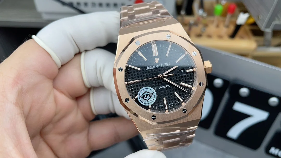 APS15400 Rose Gold — photographed off the sweep
