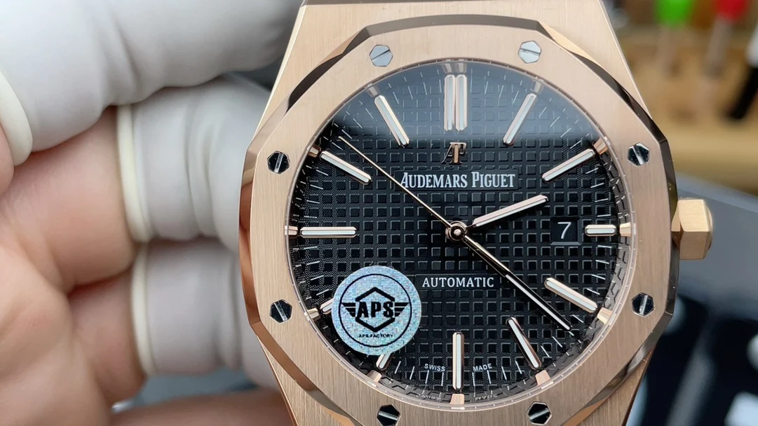 APS15400 Rose Gold — photographed off the sweep