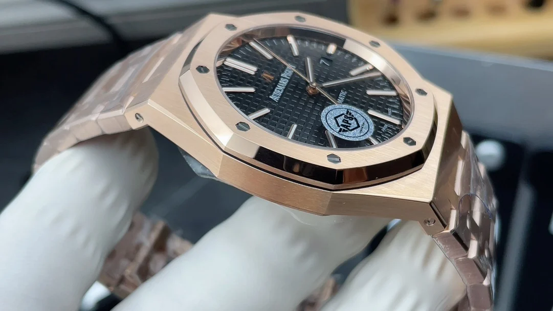 APS15400 Rose Gold — photographed off the sweep