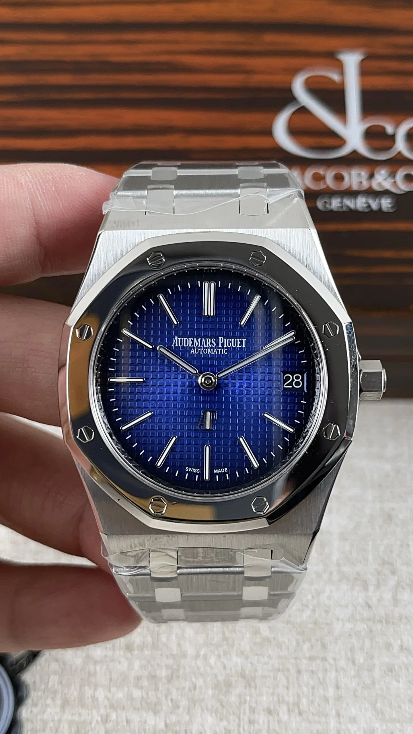 Audemars Piguet 15202 — photographed off the sweep