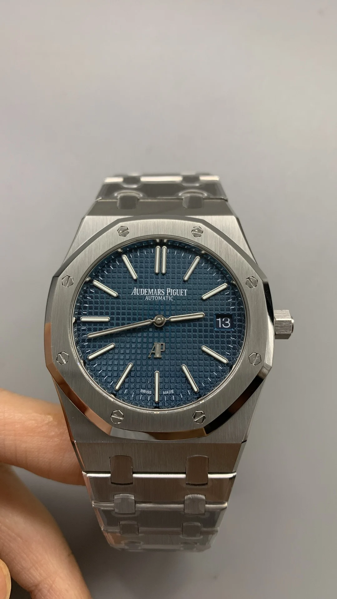 Audemars Piguet 15202 — photographed off the sweep