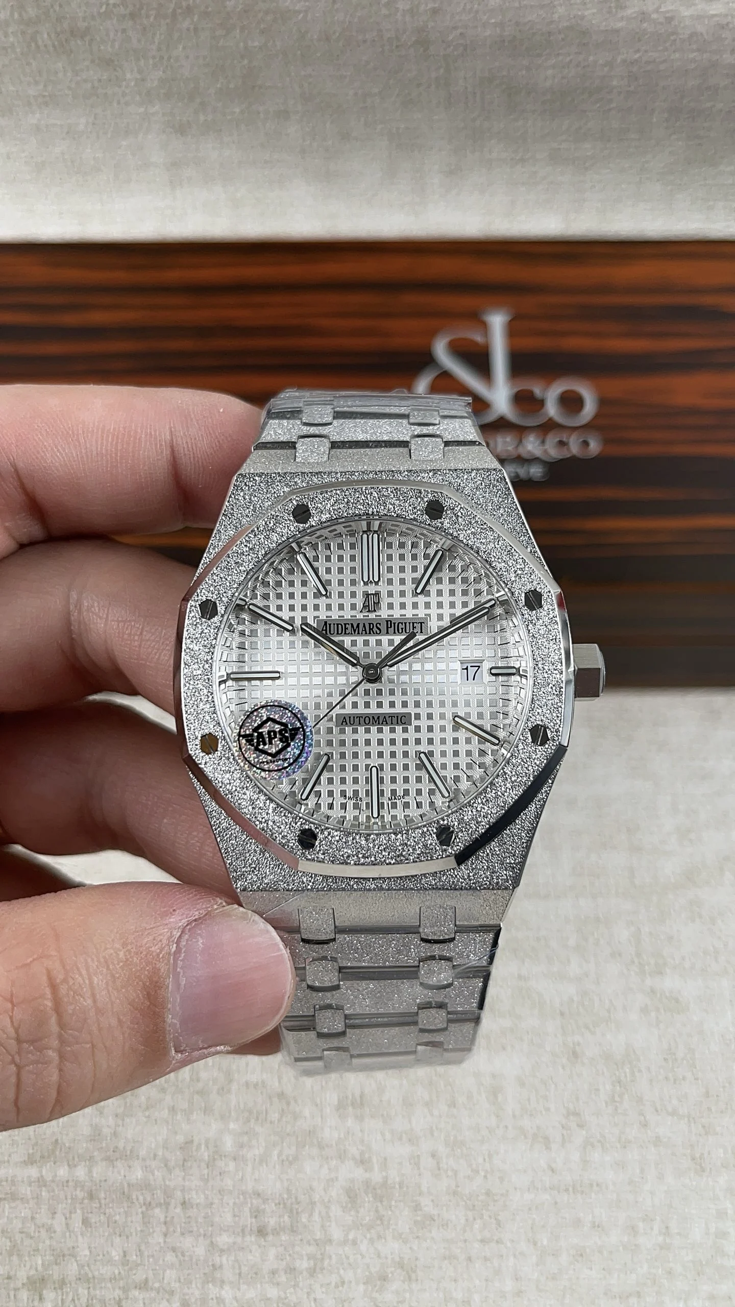 Audemars Piguet 15400 — photographed off the sweep