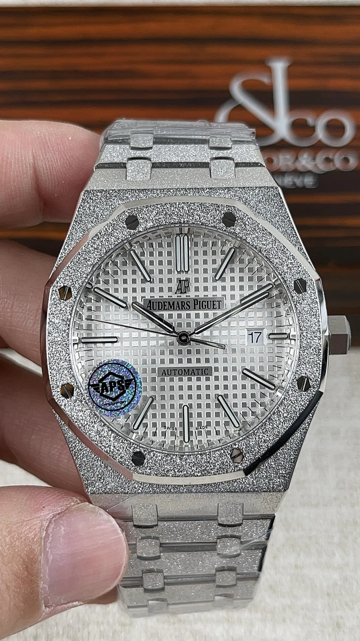 Audemars Piguet 15400 — photographed off the sweep