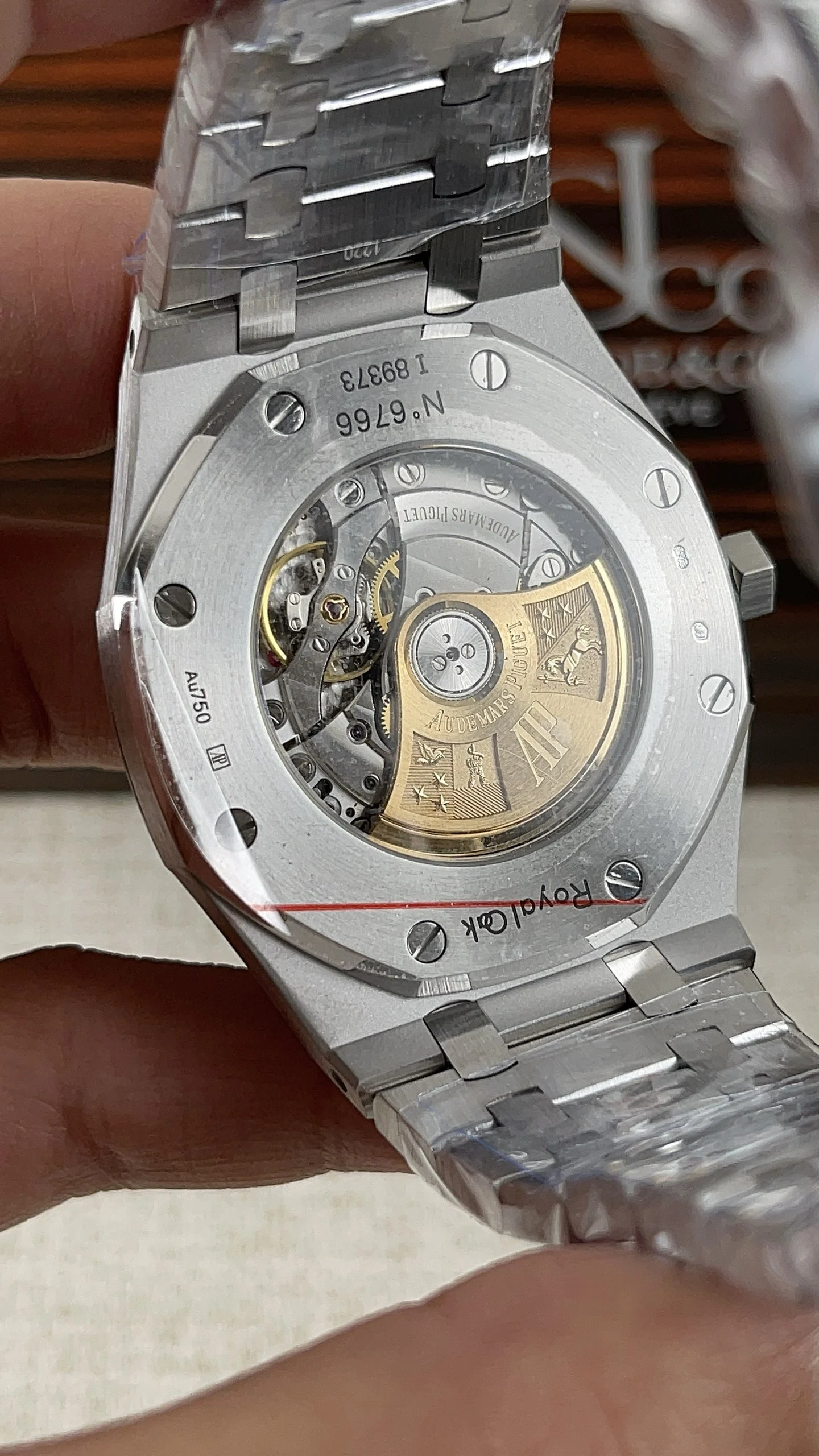 Audemars Piguet 15400 — photographed off the sweep