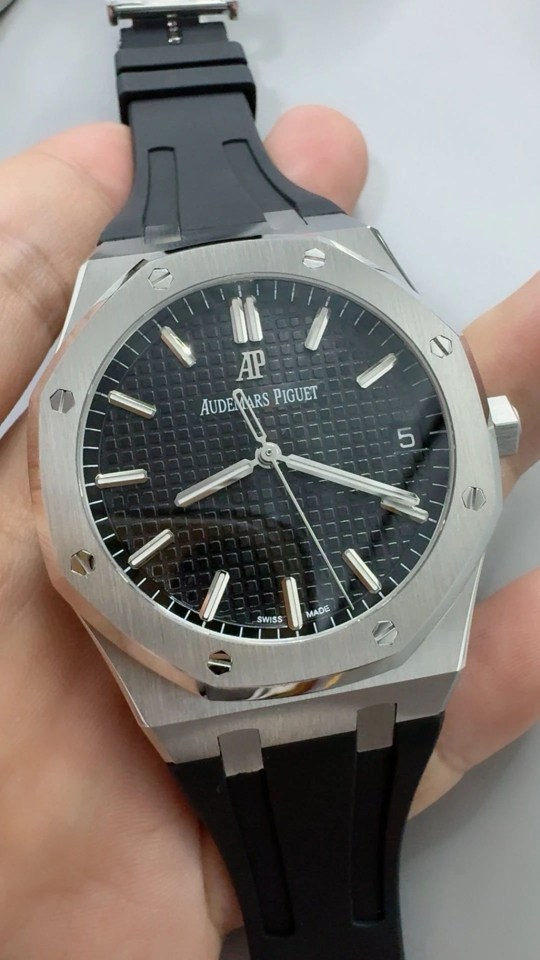 Audemars Piguet 15500 — photographed off the sweep