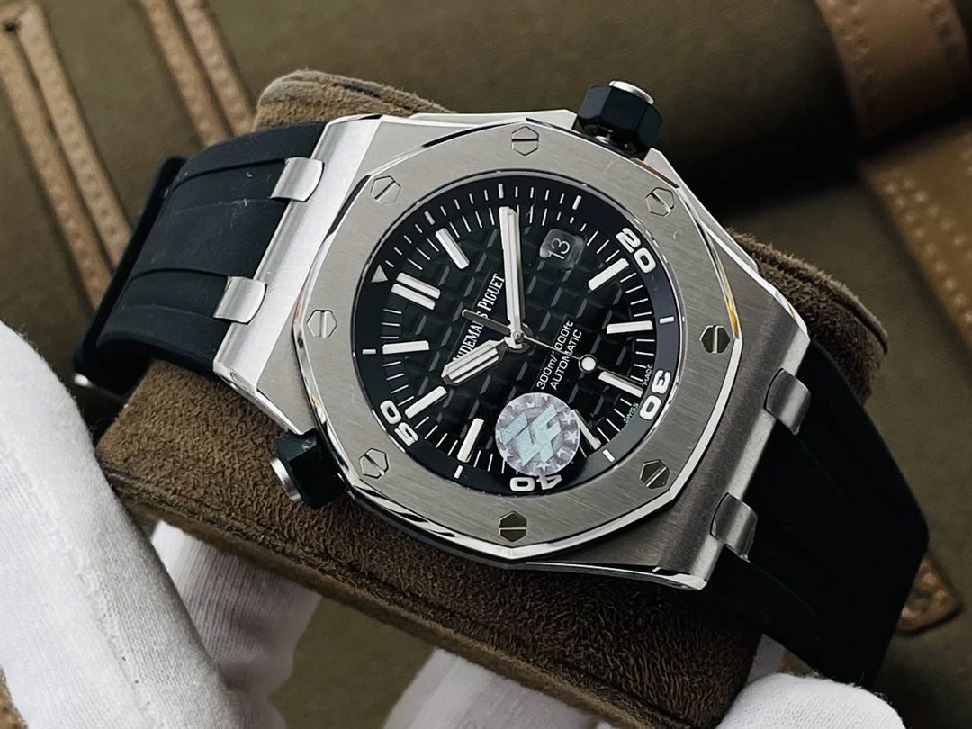 Audemars Piguet 15701 — photographed off the sweep