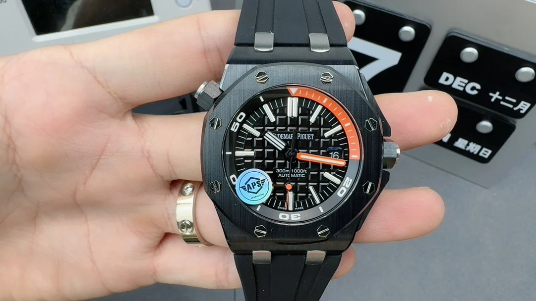Audemars Piguet 15707 — photographed off the sweep