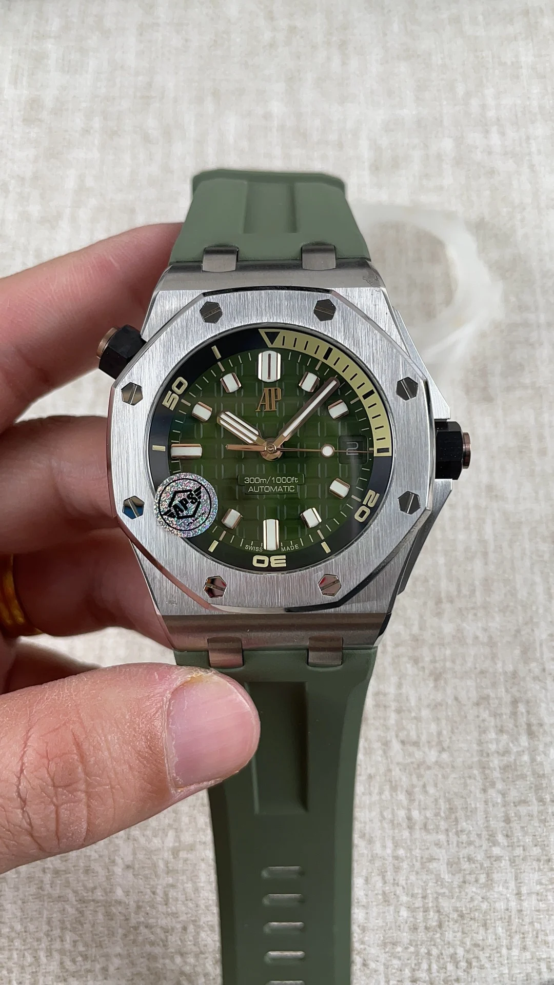 Audemars Piguet 15720 — photographed off the sweep
