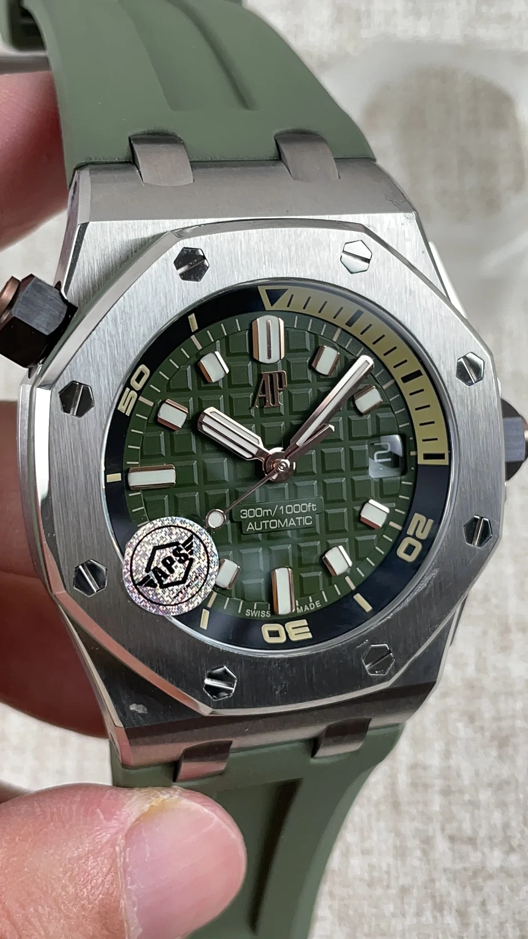 Audemars Piguet 15720 — photographed off the sweep
