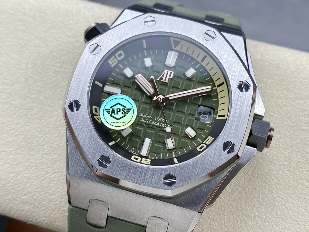 Audemars Piguet 15720ST — photographed off the sweep