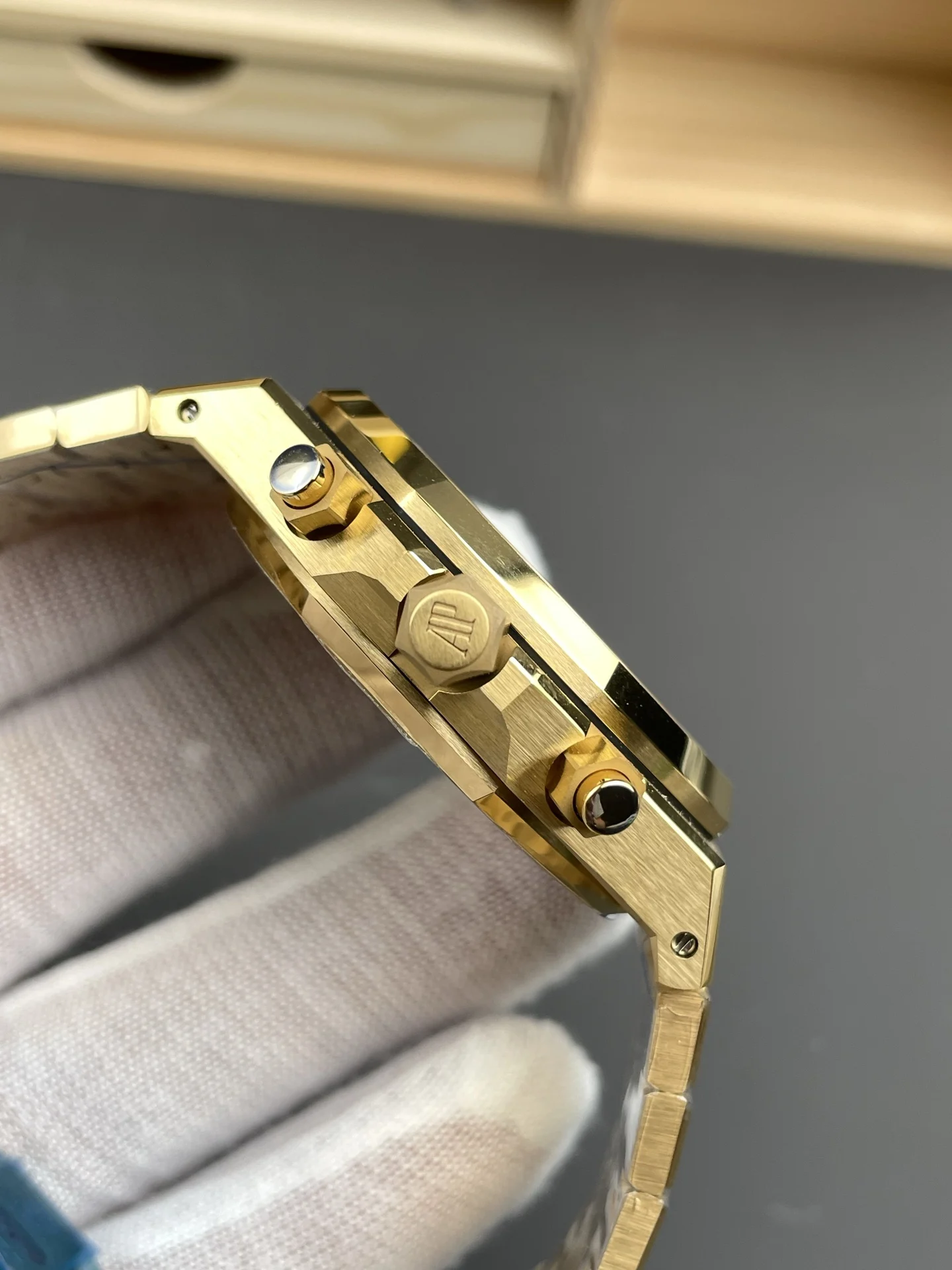 Audemars Piguet 26240 41mm — photographed off the sweep