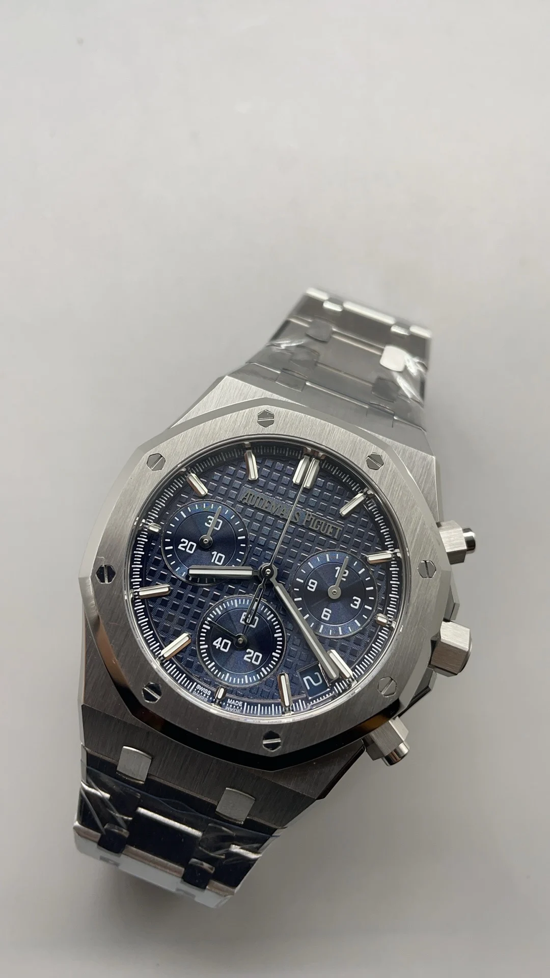 Audemars Piguet 26240 — photographed off the sweep