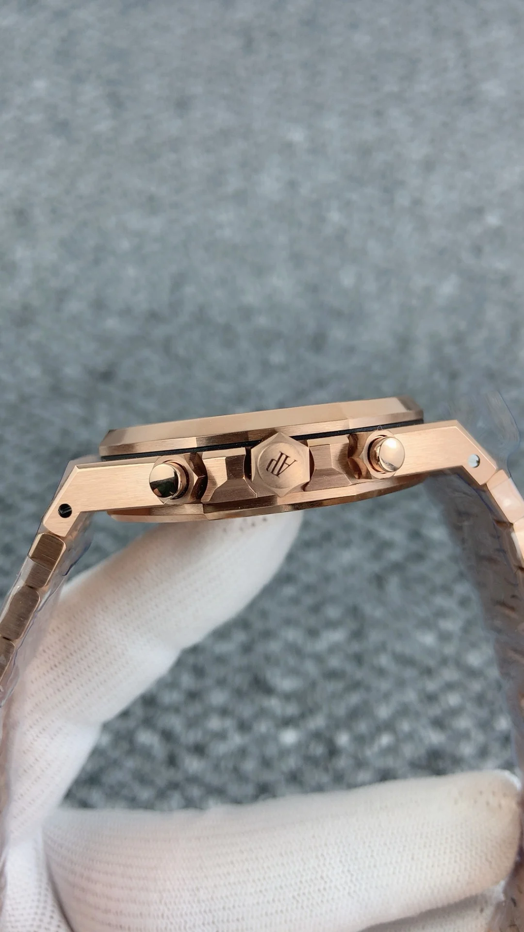 Audemars Piguet 26331 — photographed off the sweep
