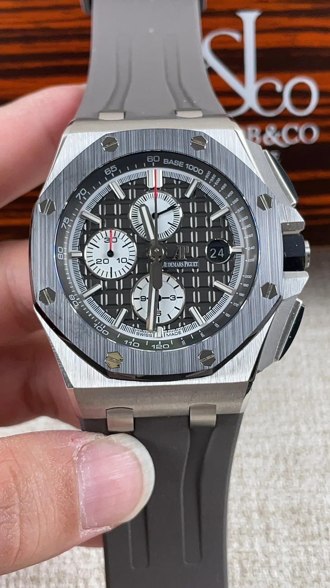 Audemars Piguet 26400 — photographed off the sweep