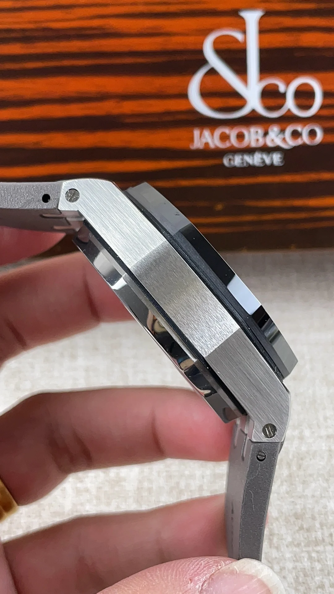 Audemars Piguet 26400 — photographed off the sweep