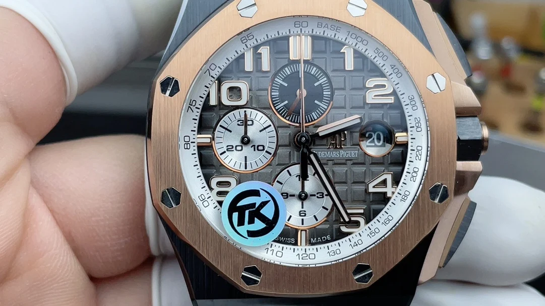 Audemars Piguet 26405 — photographed off the sweep