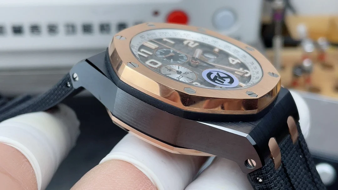 Audemars Piguet 26405 — photographed off the sweep