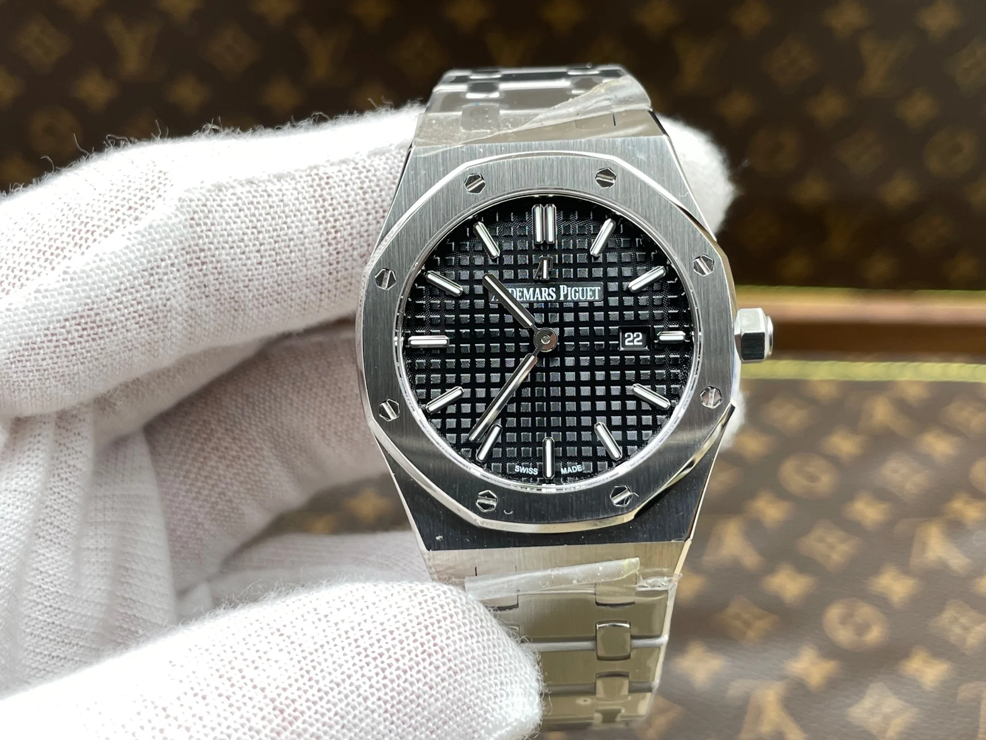 Audemars Piguet 67650 — photographed off the sweep