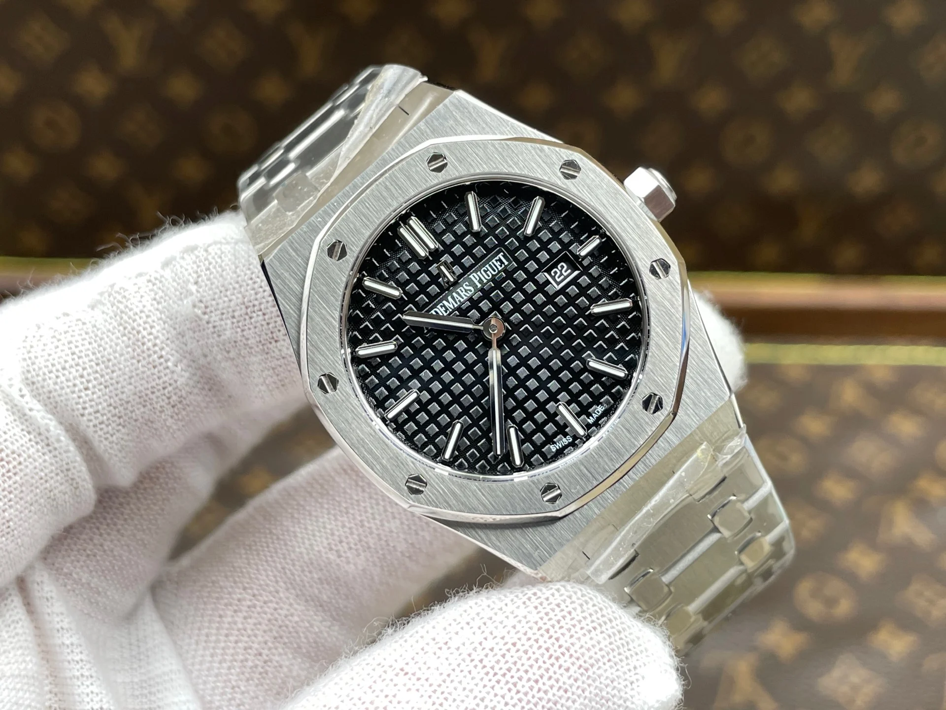 Audemars Piguet 67650 — photographed off the sweep