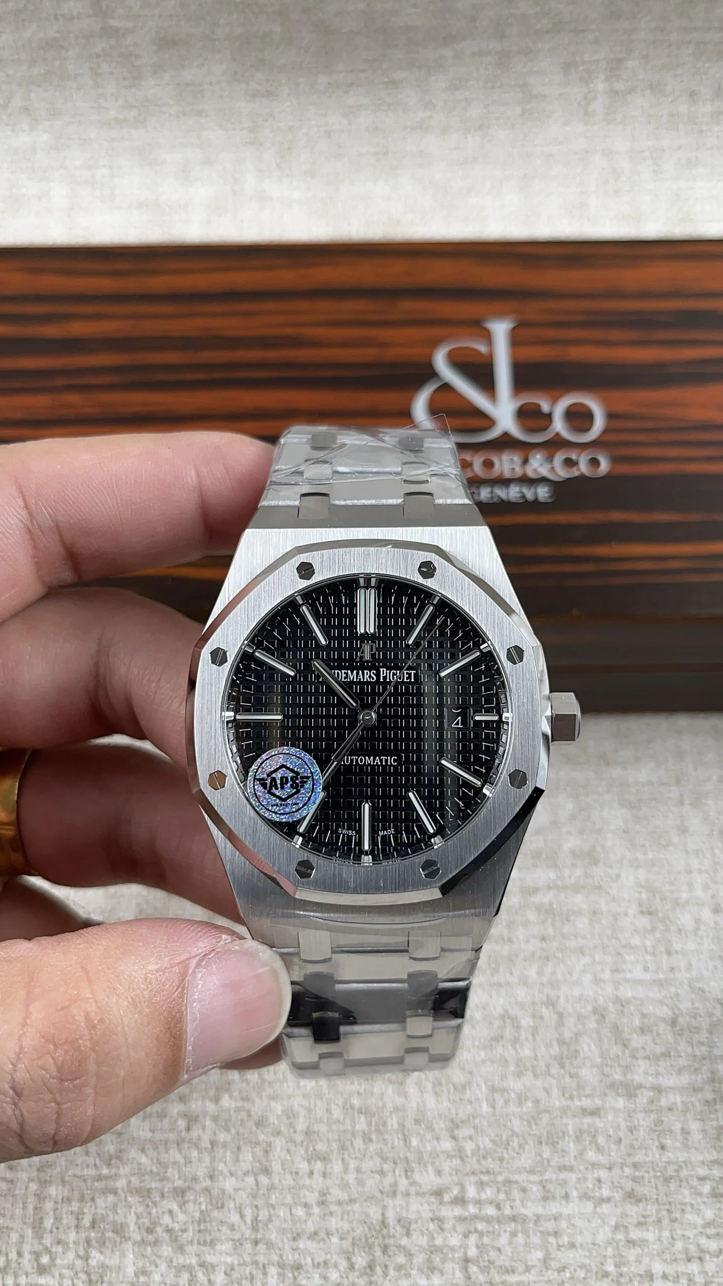 Audemars Piguet Black Dial 15400 — photographed off the sweep
