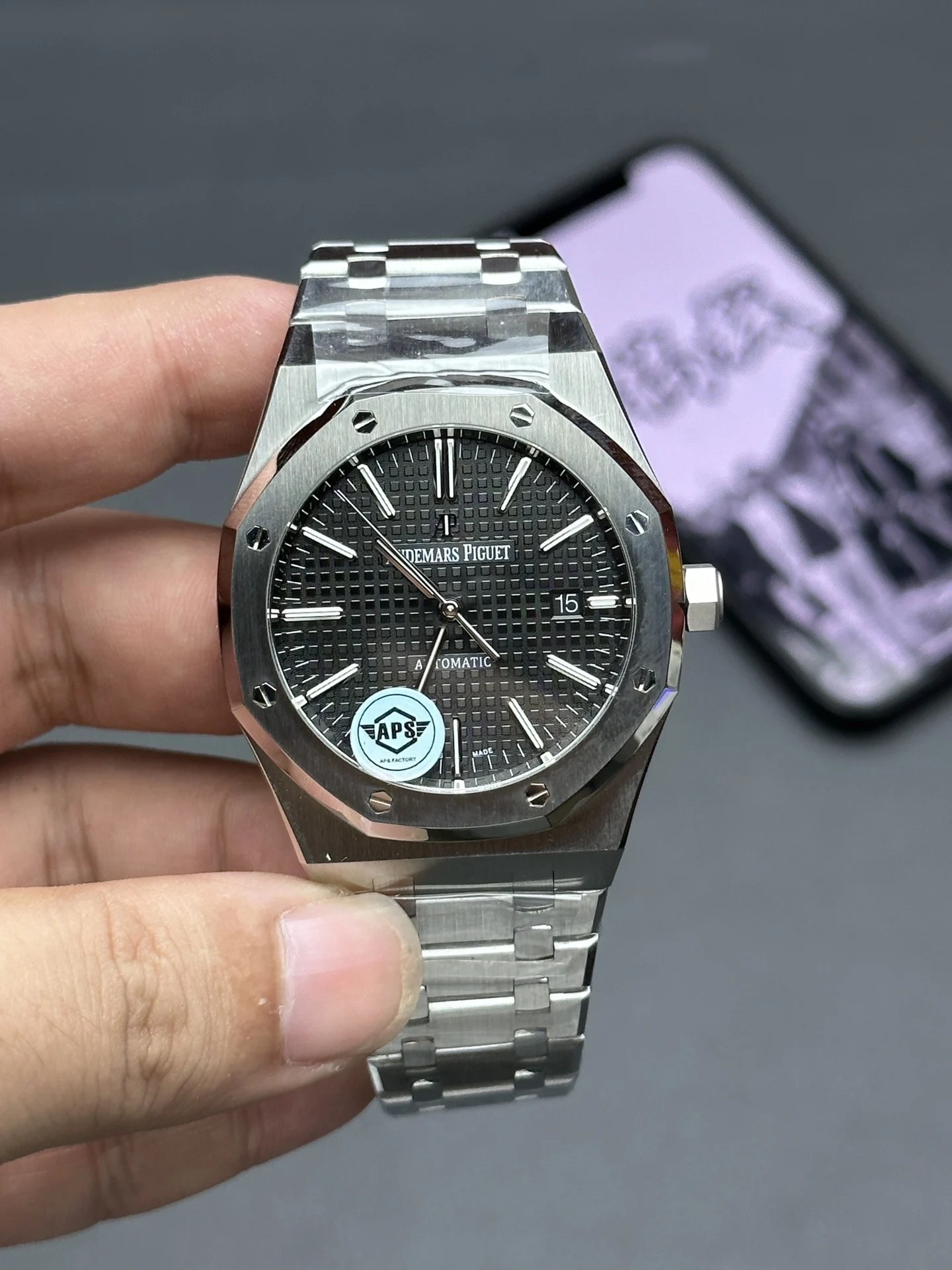 Audemars Piguet Black Dial 15400 — photographed off the sweep