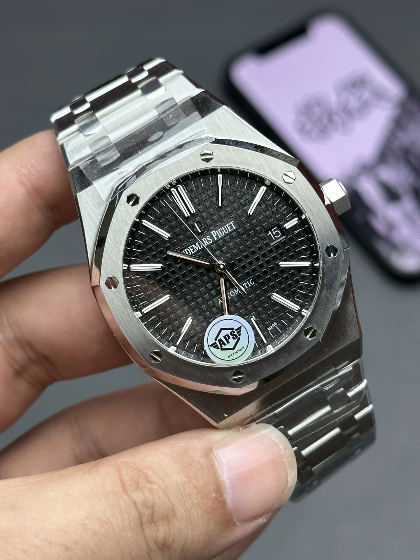 Audemars Piguet Black Dial 15400 — photographed off the sweep