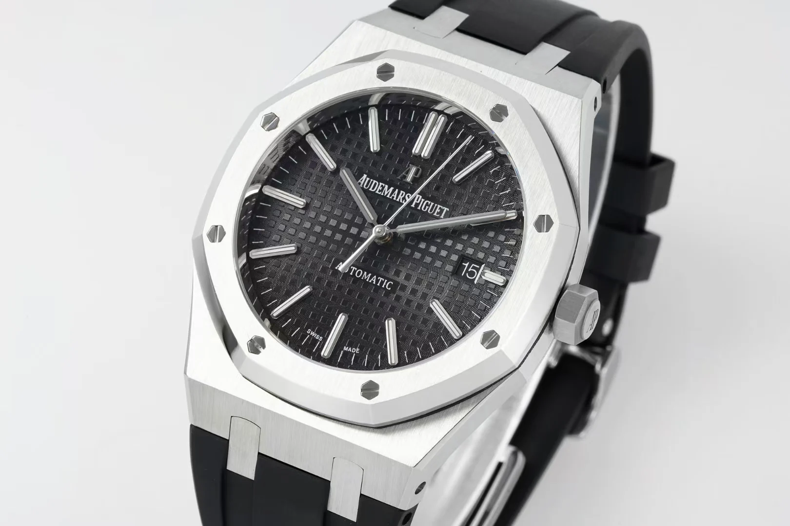 Audemars Piguet Blue Dial 15400 41mm — photographed off the sweep