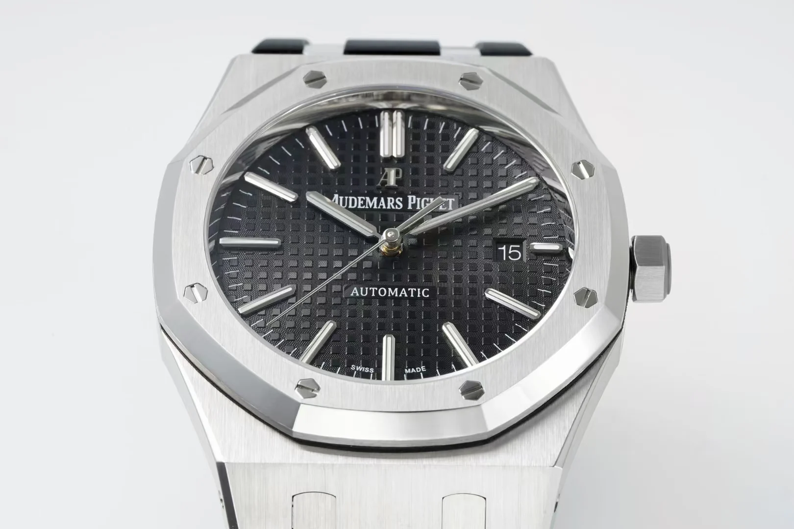 Audemars Piguet Blue Dial 15400 41mm — photographed off the sweep