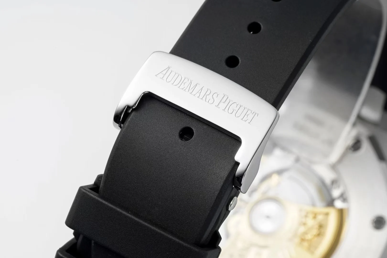 Audemars Piguet Blue Dial 15400 41mm — photographed off the sweep