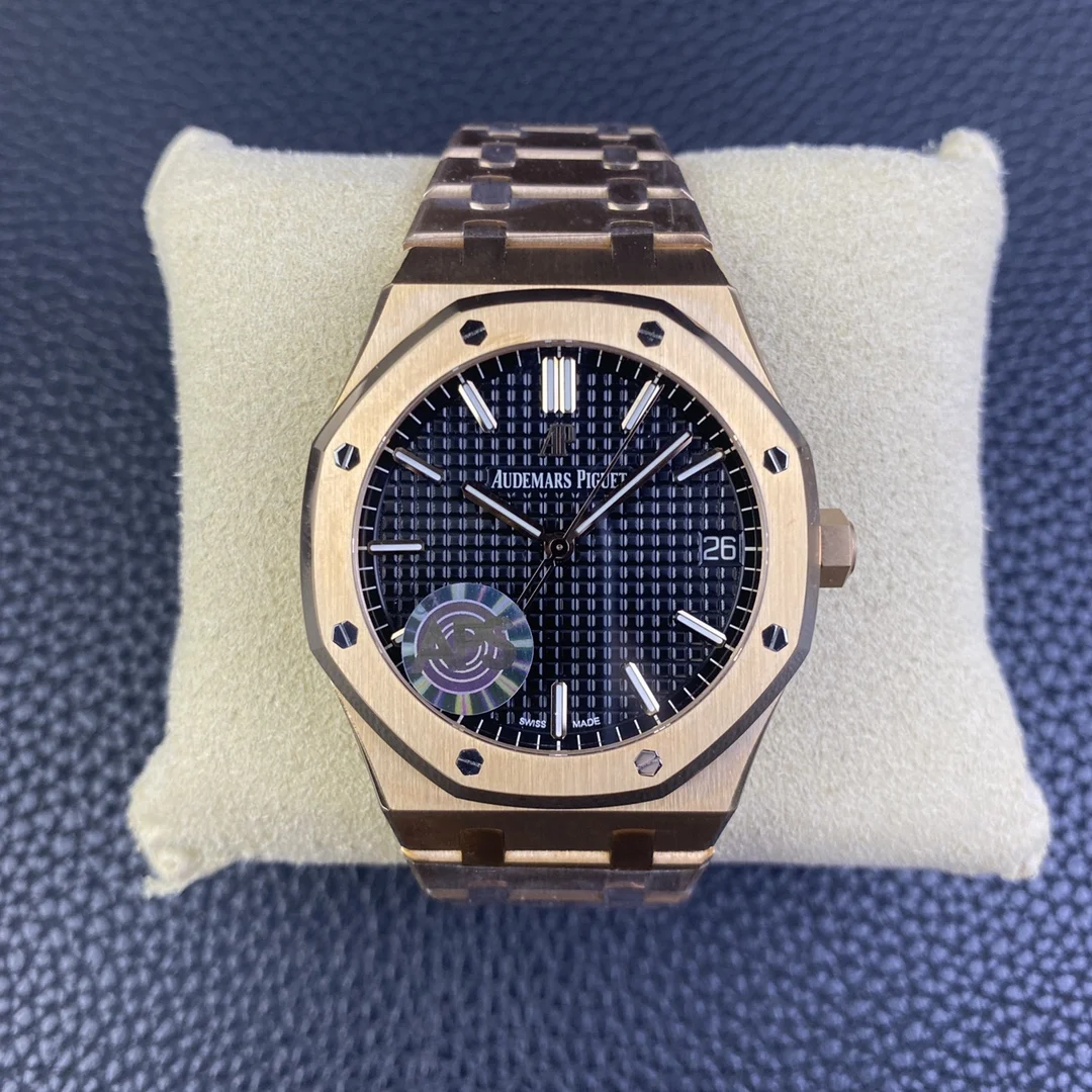 Audemars Piguet Blue Dial 15400 41mm — photographed off the sweep