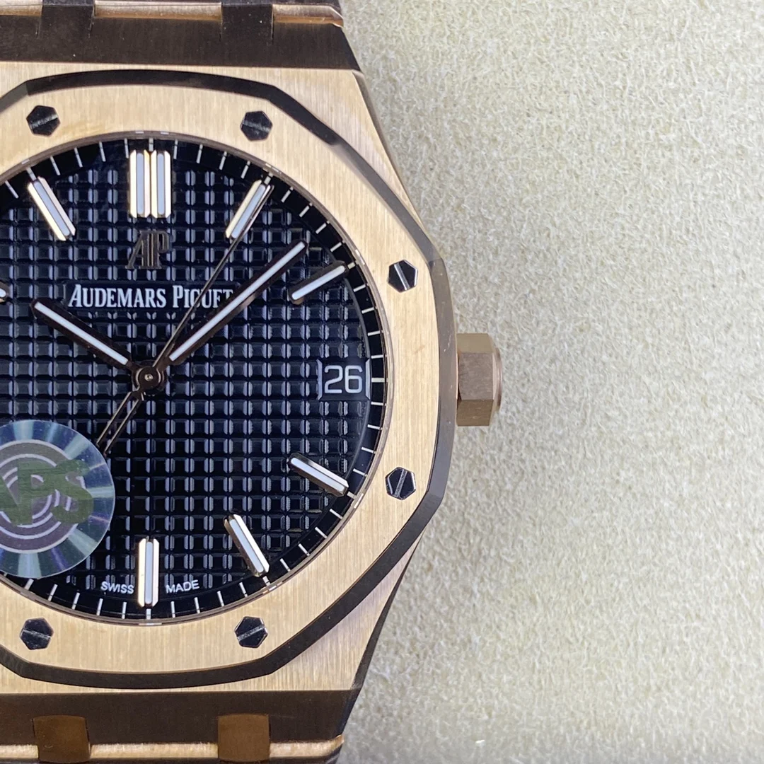 Audemars Piguet Blue Dial 15400 41mm — photographed off the sweep